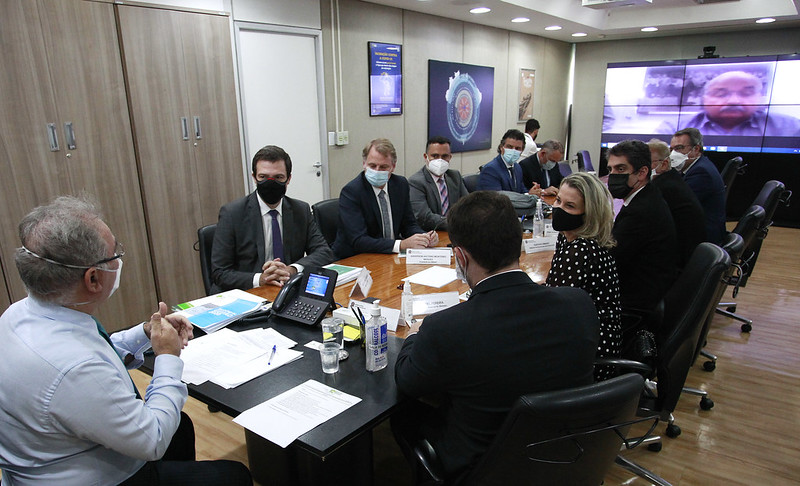 reuniao ministro saude 12 4 21 1